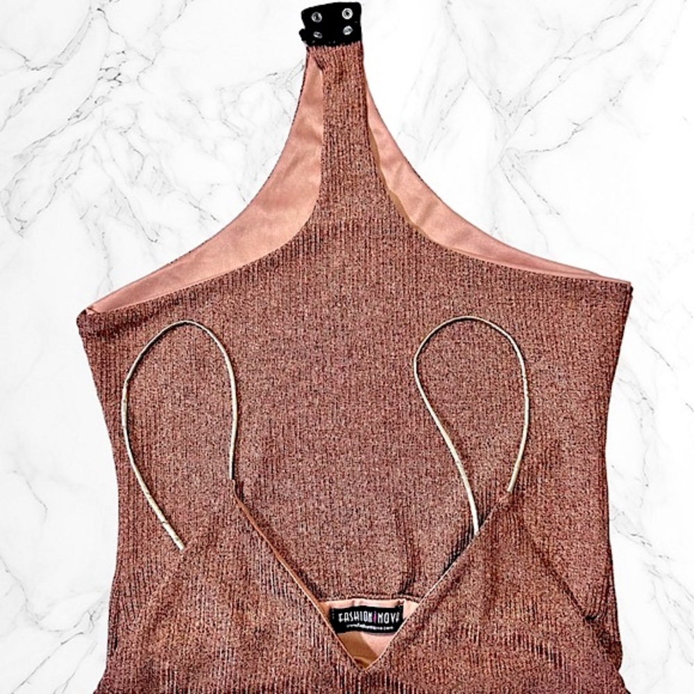 Fashion Nova “Sleek and Slay” Bodysuit Rose Gold Med - Picture 4 of 8